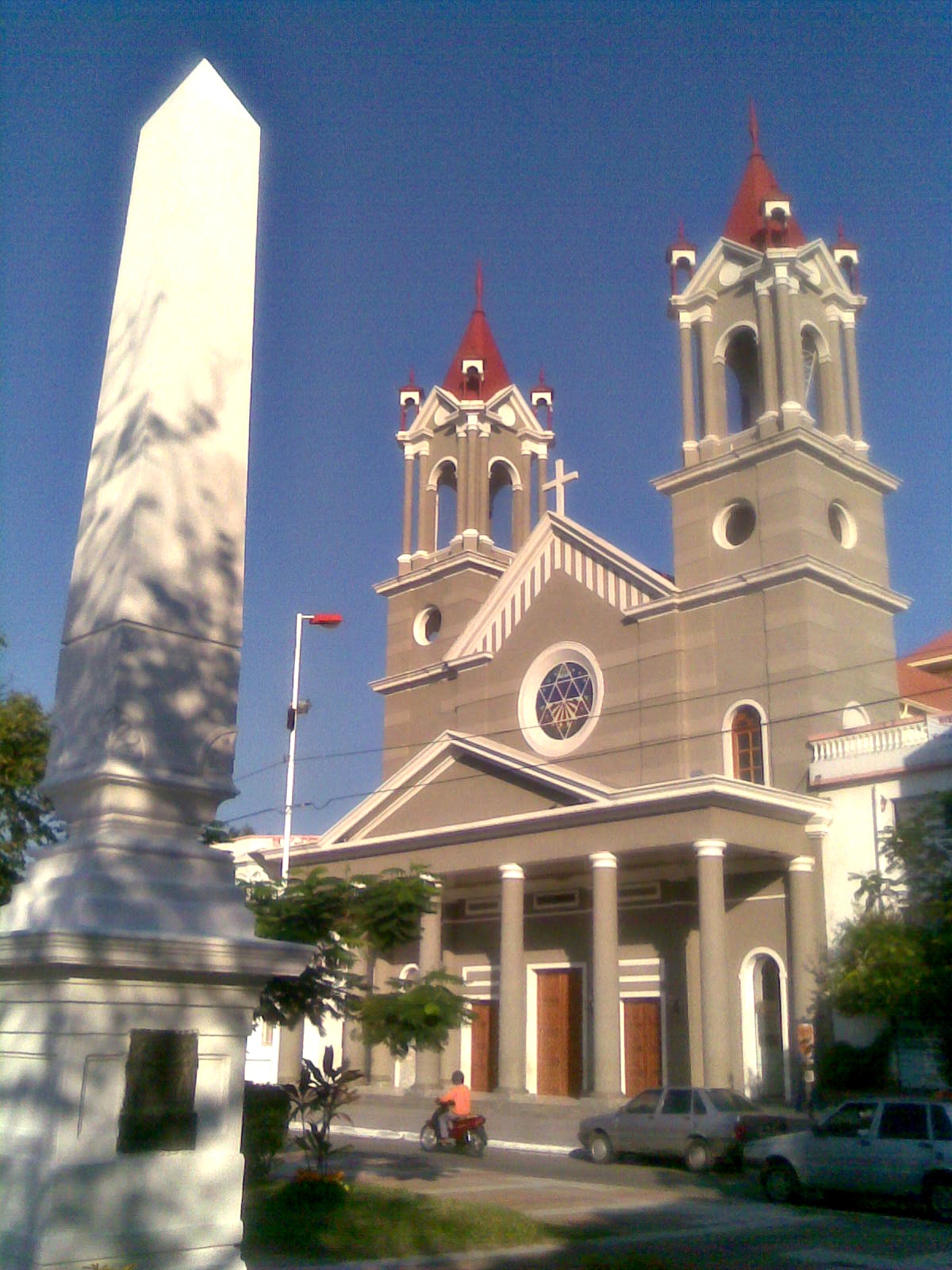 Catedral Nuestra Señora del Carmen: Un Icono Religioso y Arquitectónico en Formosa